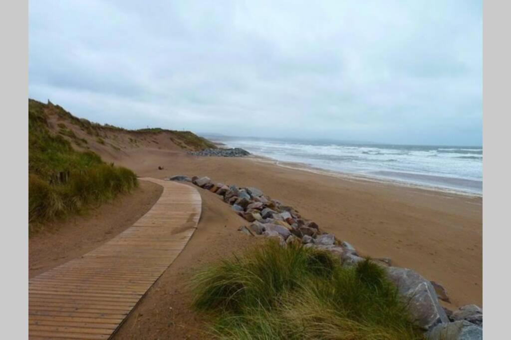 Life'S A Beach, Montrose Scotland Exterior photo